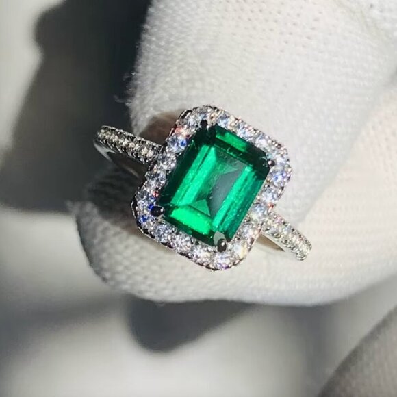 18k White Gold Emerald Green Diamond Ring Rectangle Emerald Cut Ring - Picture 2 of 5